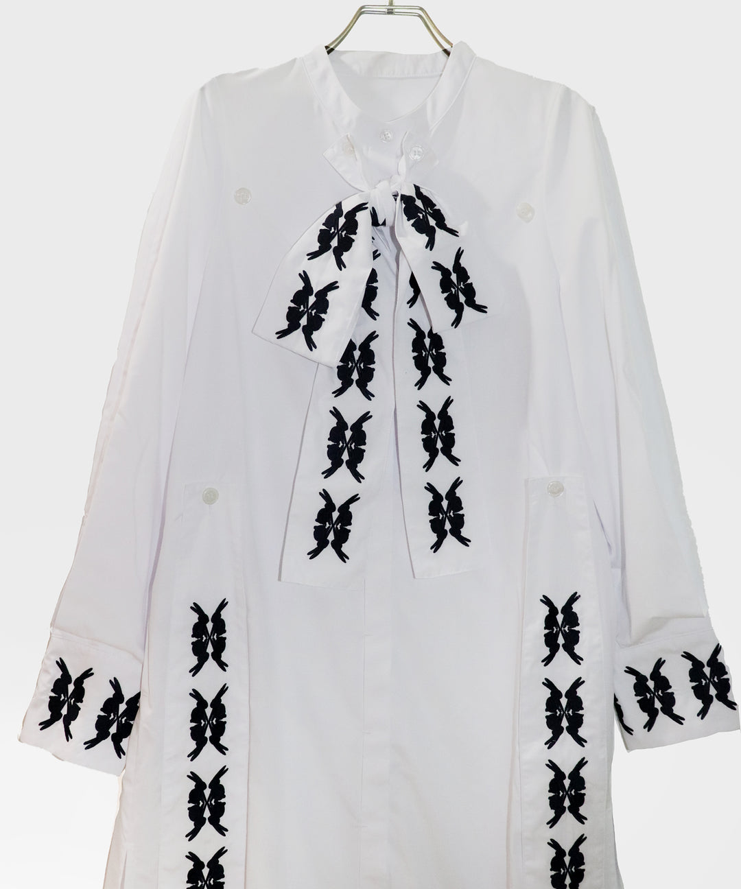 lucky charm motif ribbon dress