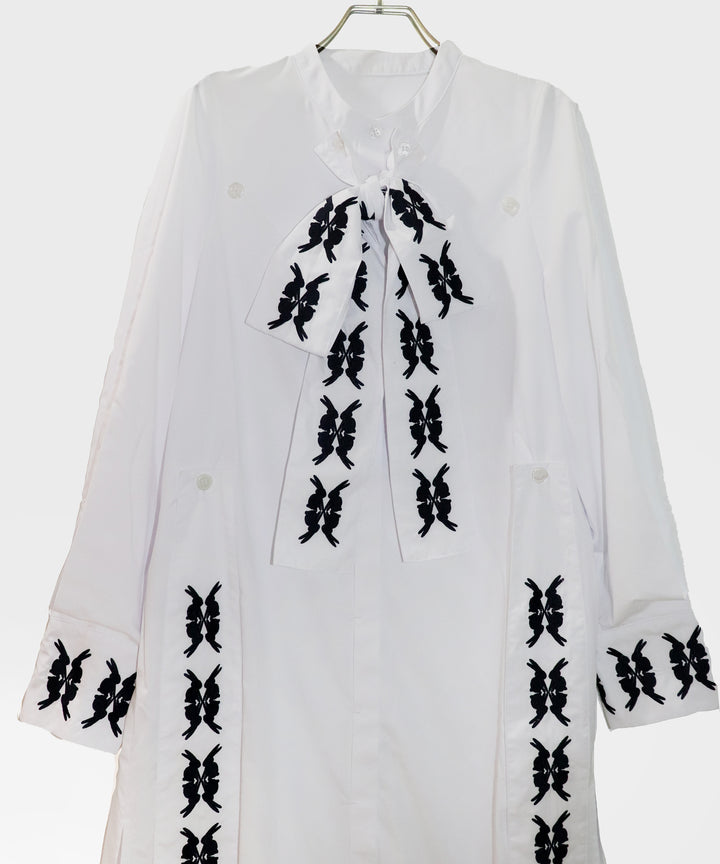 lucky charm motif ribbon dress