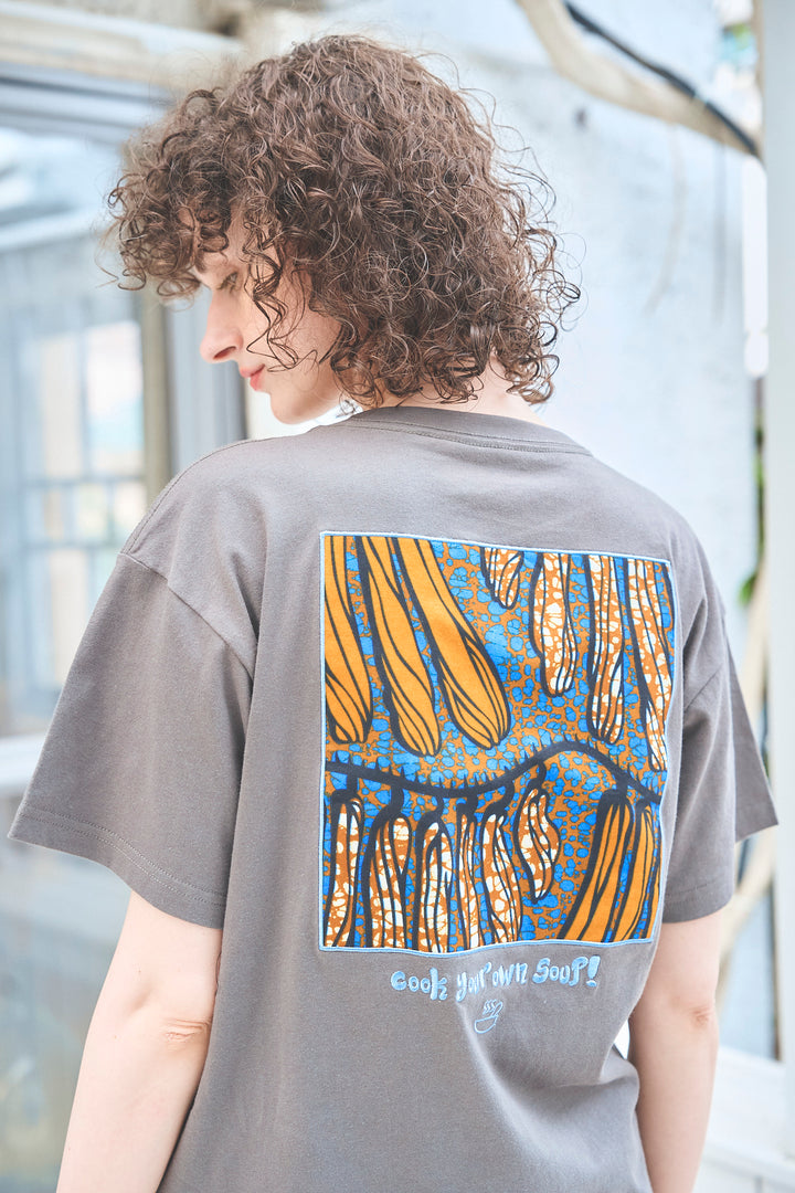 SOUPバックパッチ刺繍T-shirt
