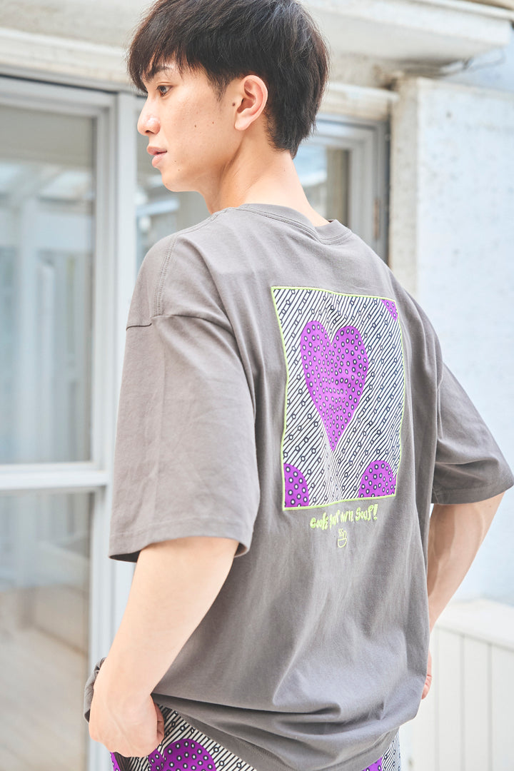 SOUPバックパッチ刺繍T-shirt