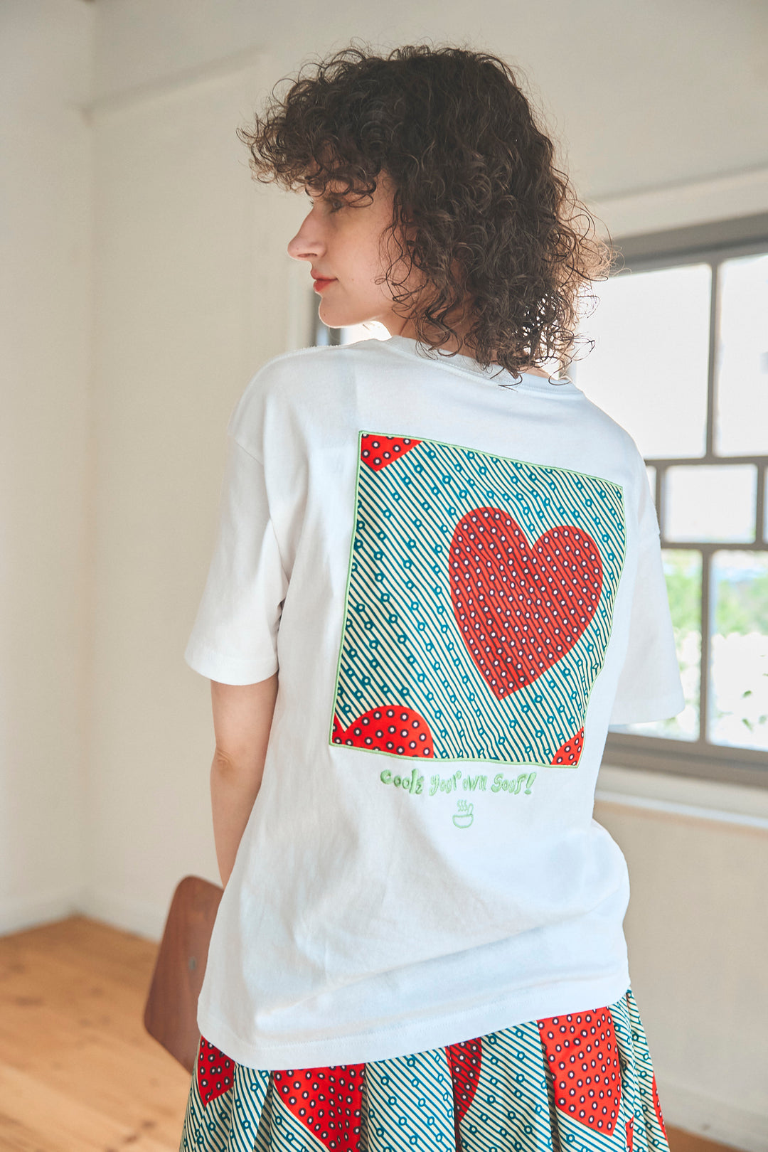 SOUPバックパッチ刺繍T-shirt