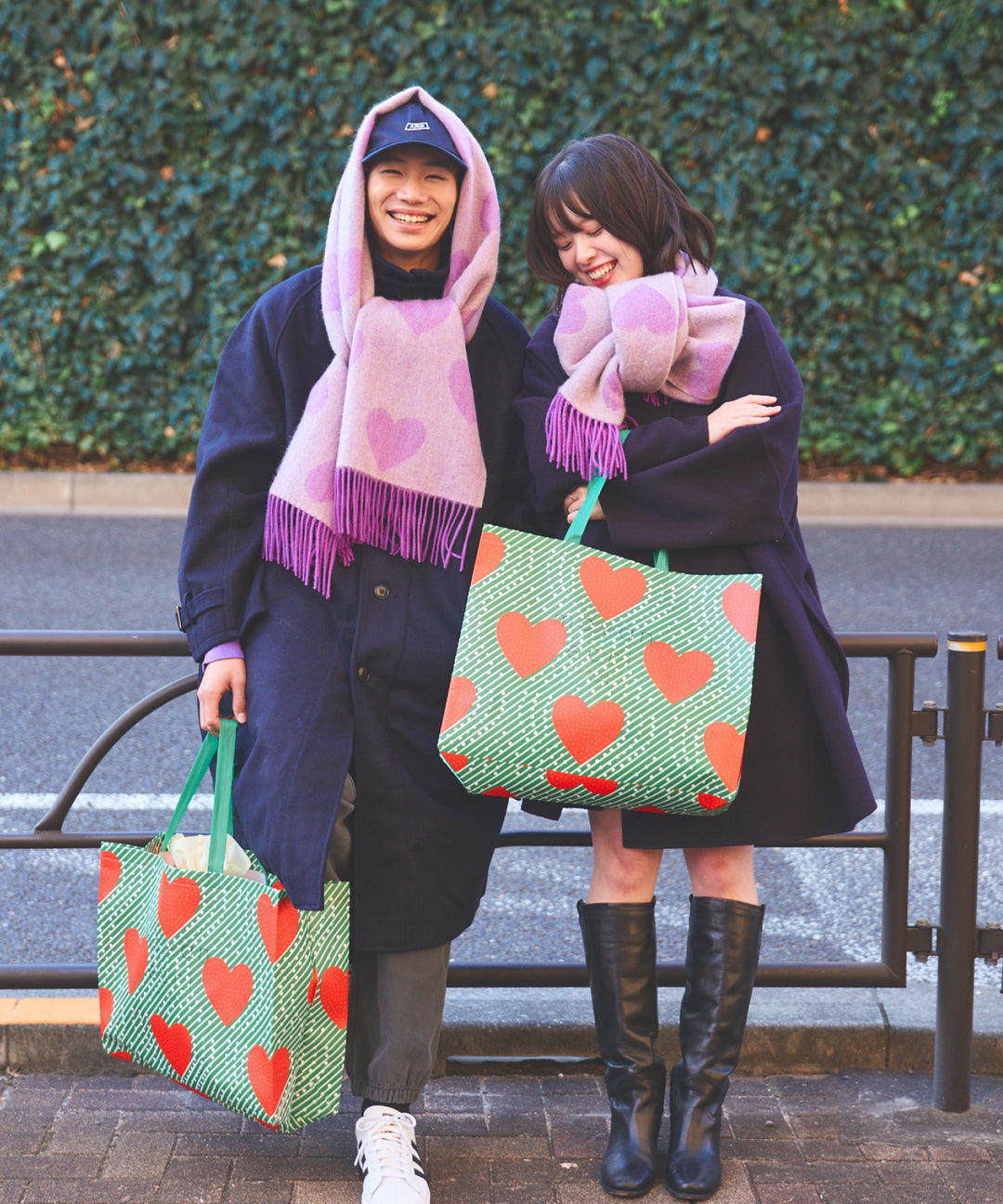 LOVE BOMB PATTERN MUFFLER