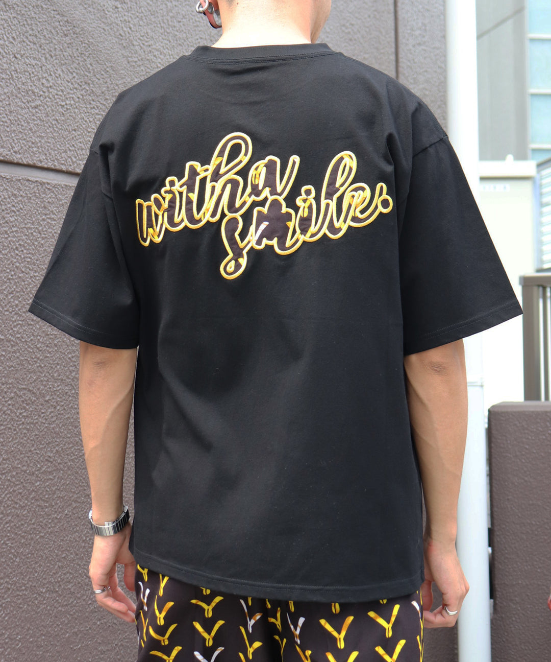 with smileパッチ刺繍Tシャツ