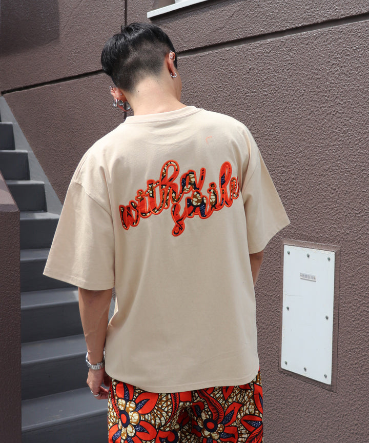 with smileパッチ刺繍Tシャツ