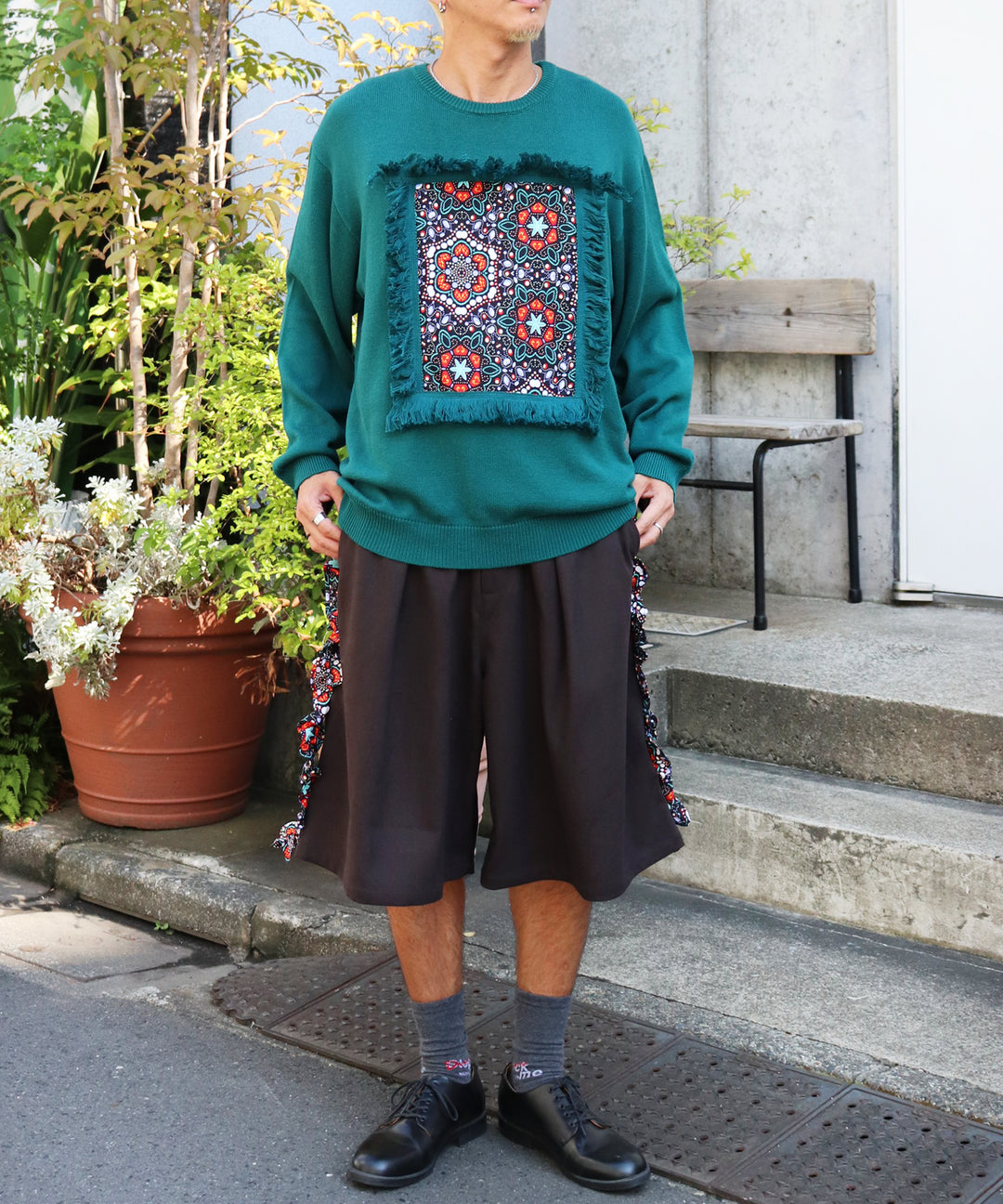 SIDE FRILL MIDDLE PANTS