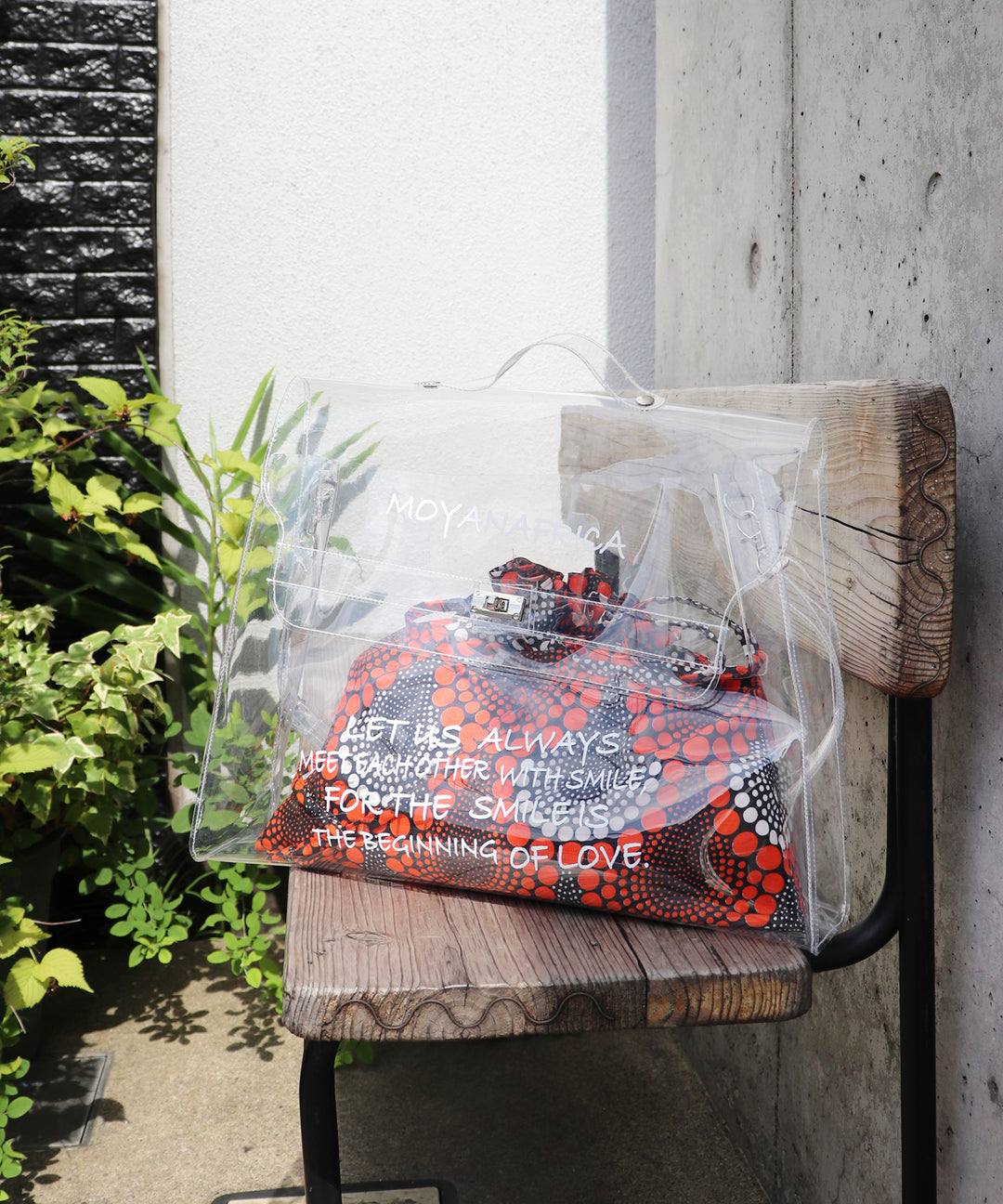 VINYL MESSAGE BAG × AFRICA柄巾着
