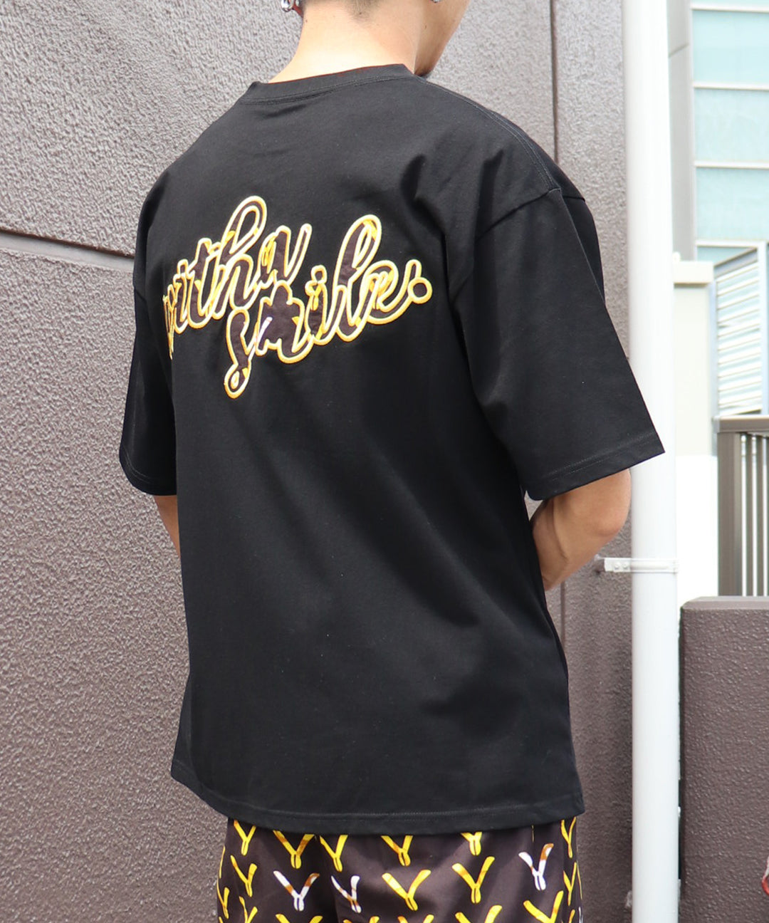 with smileパッチ刺繍Tシャツ