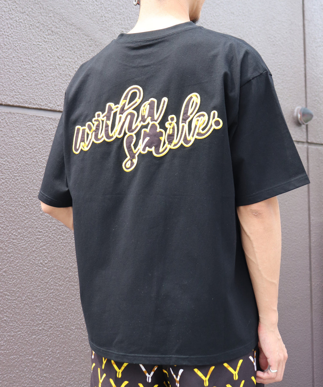 with smileパッチ刺繍Tシャツ