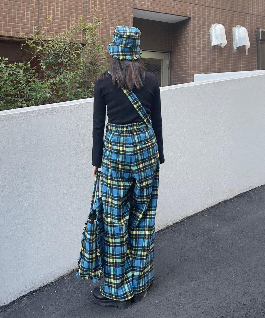 ワンショルベスト風サス付きチェックワイドパンツ