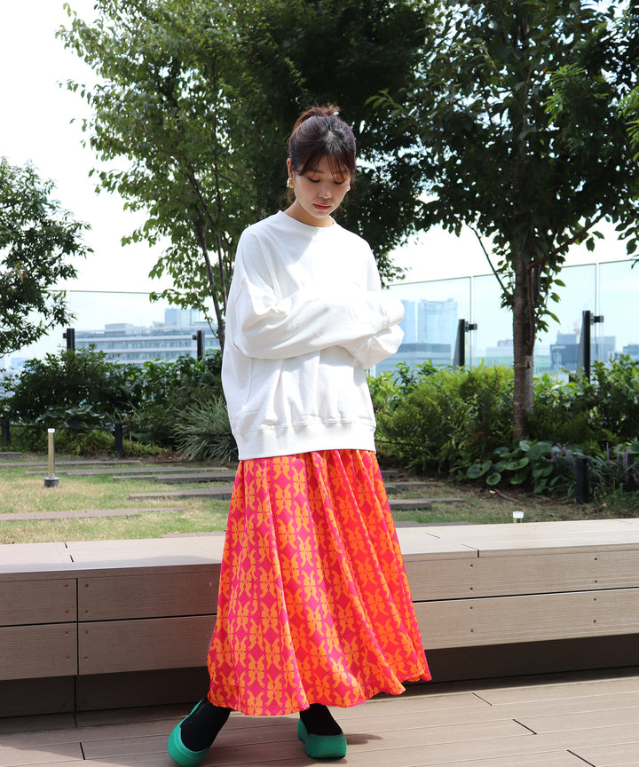 lucky charm print flare skirt(静電気防止機能付き)
